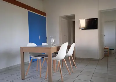 Télévision ou salle de divertissement dans l'établissement Olydea le Lambon - Prailles-la-Couarde