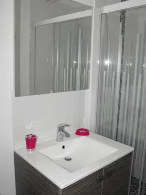 Salle de bains dans l'établissement Superbe T2 Lafayette