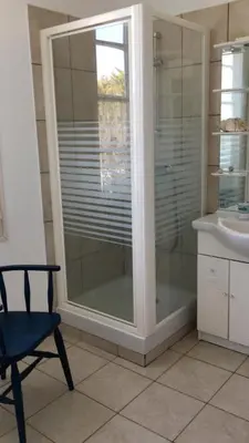 Salle de bains dans l'établissement Les Gîtes de Brives