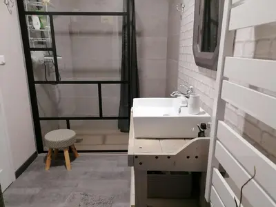 Salle de bains dans l'établissement La croix landolle