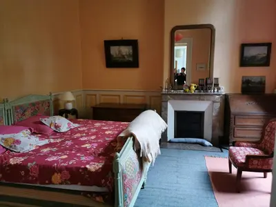Un ou plusieurs lits dans un hébergement de l'établissement Château de Chasseneuil sur Bonnieure
