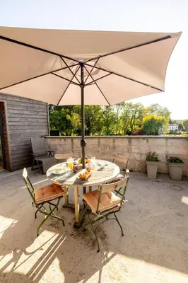 Terrasse ou espace extérieur de l'établissement QUAI 3 loft moderne et lumineux les pieds dans l'eau