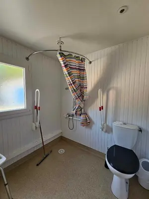 Salle de bains dans l'établissement Camping Ushuaïa Village Les Chalets de Moulière