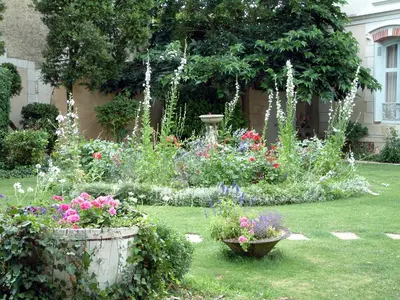 Jardin de l'établissement La Roseraie