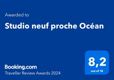 Certificat, récompense, panneau ou autre document affiché dans l'établissement Studio neuf proche Océan