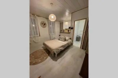 Salle de bains dans l'établissement Le Cocoon - 2mn gare SNCF, hyper centre, WIFI-NETFLIX
