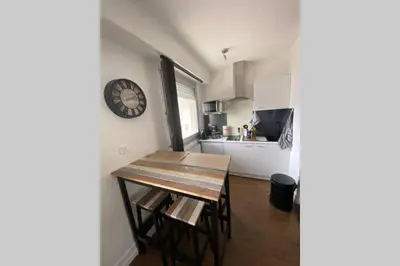 Cuisine ou kitchenette dans l'établissement Le 13 du temple - plein coeur centre ville, résidence privée, 5mn gare Sncf, WIFI et Netflix