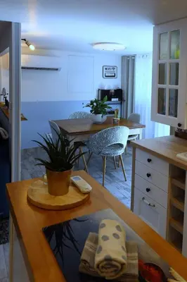 Cuisine ou kitchenette dans l'établissement La Bulle Bleue Futuroscope