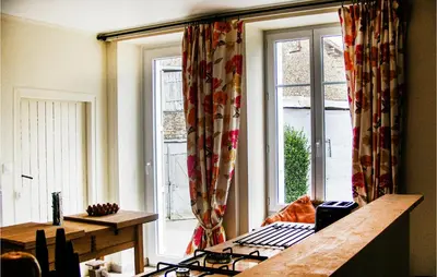 Coin salon dans l'établissement Gorgeous Home In Scillé With Wifi