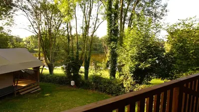 Jardin de l'établissement Camping L'Etruyere