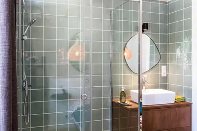 Salle de bains dans l'établissement Les Apparts de Charly-Superbe duplex dans un hotel particulier, parking privé gratuit
