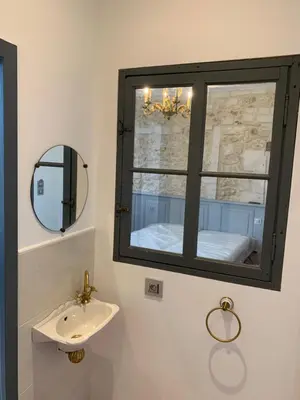 Salle de bains dans l'établissement CHAMBRE 1 Balcon