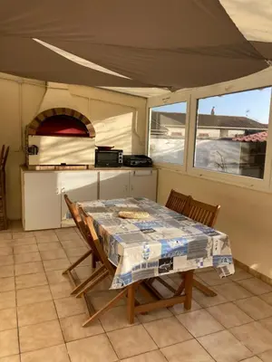 Cuisine ou kitchenette dans l'établissement Villa de la Prée