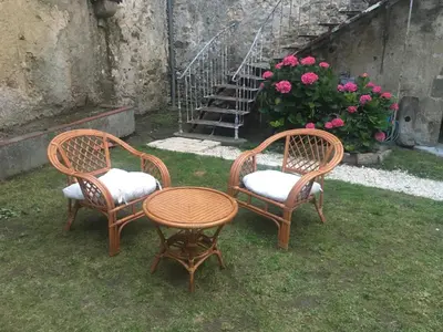 Jardin de l'établissement un dimanche chez Julie chambre Léontine