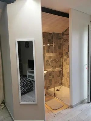 Salle de bains dans l'établissement La Chambre de La Pomerie