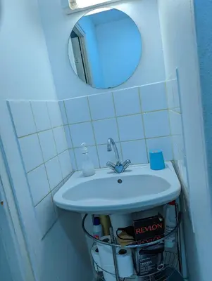 Salle de bains dans l'établissement Studio Simplicien *Cosy* plein centre ville de Poitiers *TV* Wifi *Café*