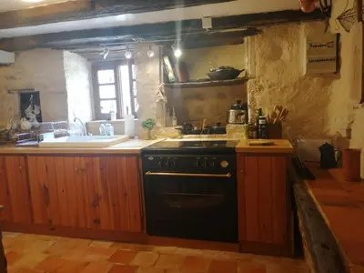Cuisine ou kitchenette dans l'établissement Les Granges de la Leigne, Ruffec