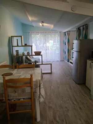 Cuisine ou kitchenette dans l'établissement Marie