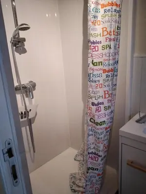 Salle de bains dans l'établissement Marie
