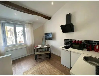 Cuisine ou kitchenette dans l'établissement The California Dream - hyper-centre - 2mn gare SNCF - WIFI NETFLIX gratuit