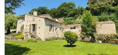 Jardin de l'établissement chambre d'hôtes le moulin d'âne niort