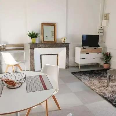 Joli T2 centre ville avec cour