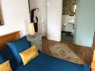 Coin salon dans l'établissement Les Geais