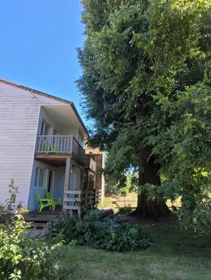 Jardin de l'établissement Le Maine N 5 FLEAC - Logement entier avec 3 suites SDB - Balcon