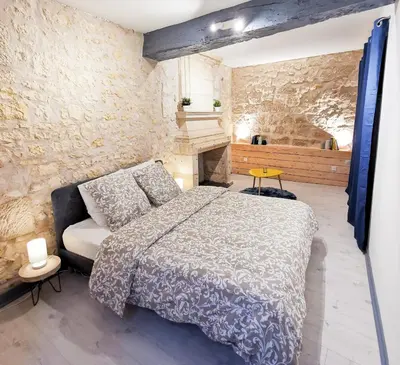 Un ou plusieurs lits dans un hébergement de l'établissement Appartement Ma Douce Charente - Superbe T3 Design et Fonctionnel - Hyper Centre à Saintes