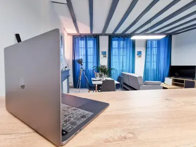 Télévision ou salle de divertissement dans l'établissement Appartement Ma Douce Charente - Superbe T3 Design et Fonctionnel - Hyper Centre à Saintes