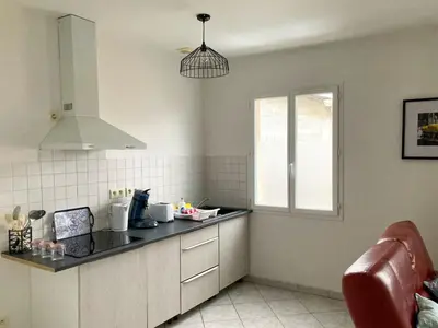 Cuisine ou kitchenette dans l'établissement LE 30