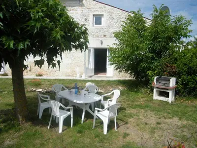 Jardin de l'établissement La Caz en Sol Charentais - Le Fâ
