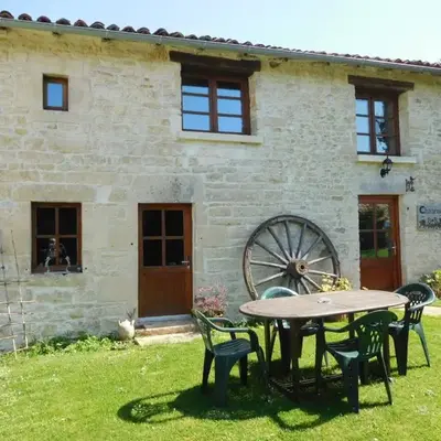 Chatenet self catering stone House for 2 South West France