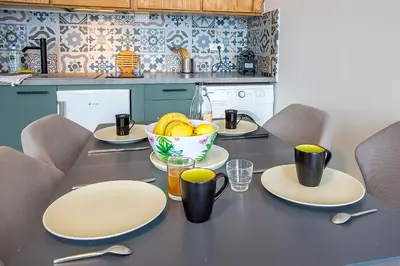 Cuisine ou kitchenette dans l'établissement Centre-ville - calme -proche gare