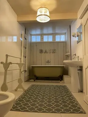 Salle de bains dans l'établissement Chambres des Lunes