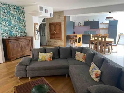 Cuisine ou kitchenette dans l'établissement la maison du dauphin