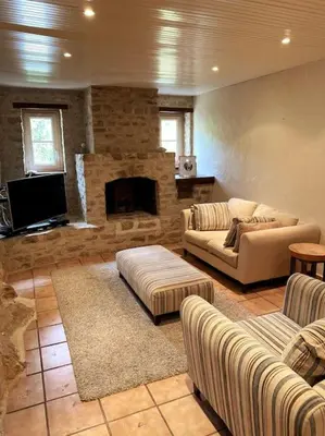 Coin salon dans l'établissement Uniquely Private Holiday Villa in the Charente