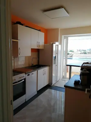 Cuisine ou kitchenette dans l'établissement Réter