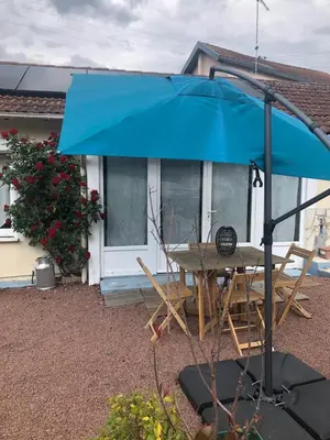 Terrasse ou espace extérieur de l'établissement Charmante maisonnette 2 personnes avec wifi