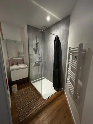 Salle de bains dans l'établissement Les loges