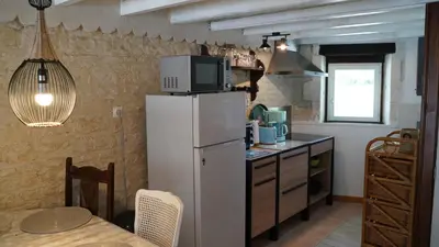 Cuisine ou kitchenette dans l'établissement La Fontenelle Chambres d'Hôtes