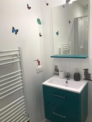 Salle de bains dans l'établissement LA MAISON DU BONHEUR