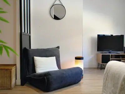Télévision ou salle de divertissement dans l'établissement 