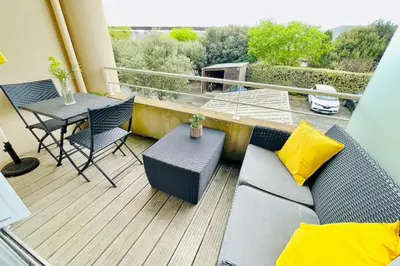Coin salon dans l'établissement Bel Appartement Avec Balcon Proche Du Lac