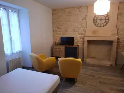 Télévision ou salle de divertissement dans l'établissement Gîtes de la mousseterie