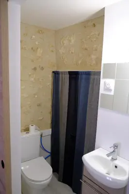 Salle de bains dans l'établissement Le Clou