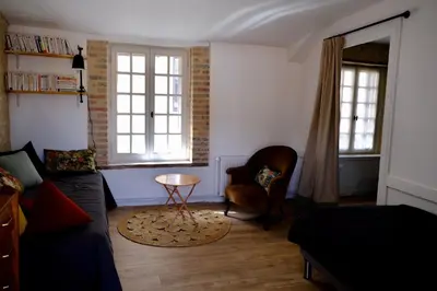 Coin salon dans l'établissement Le Clou