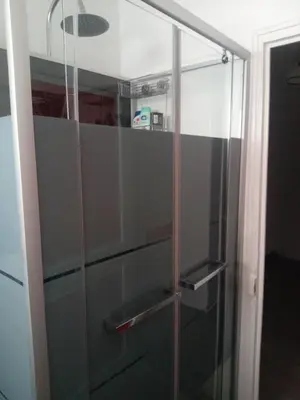 Salle de bains dans l'établissement Chambre avec sa salle de bain privative, Vieux-Cognac