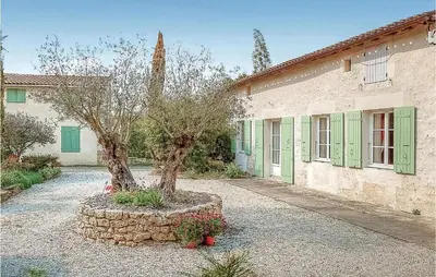 Jardin de l'établissement Amazing Home In Rioux