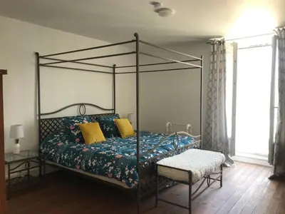 Un ou plusieurs lits dans un hébergement de l'établissement Montemboeuf - Cottage - Sleeps 2 - Parking
